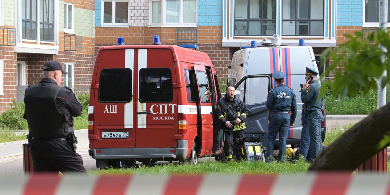 Беспилотники попали в жилые дома в Москве