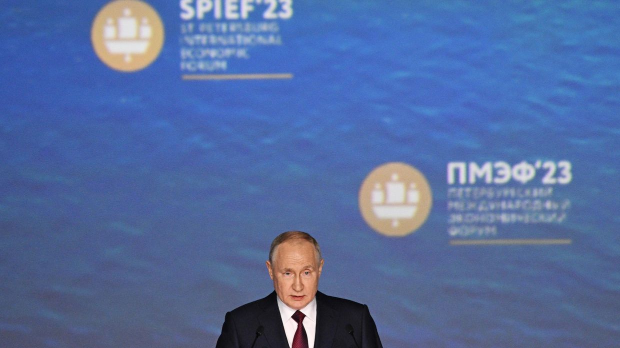 ПМЭФ-2023. Президент РФ В. Путин на пленарном заседании