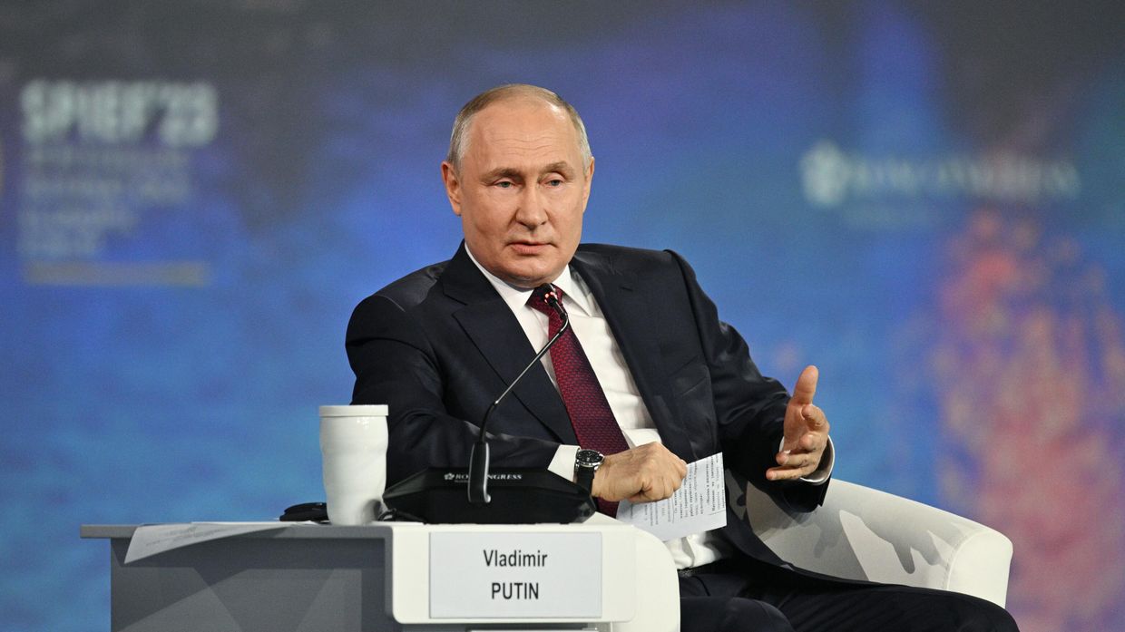 ПМЭФ-2023. Президент РФ В. Путин на пленарном заседании