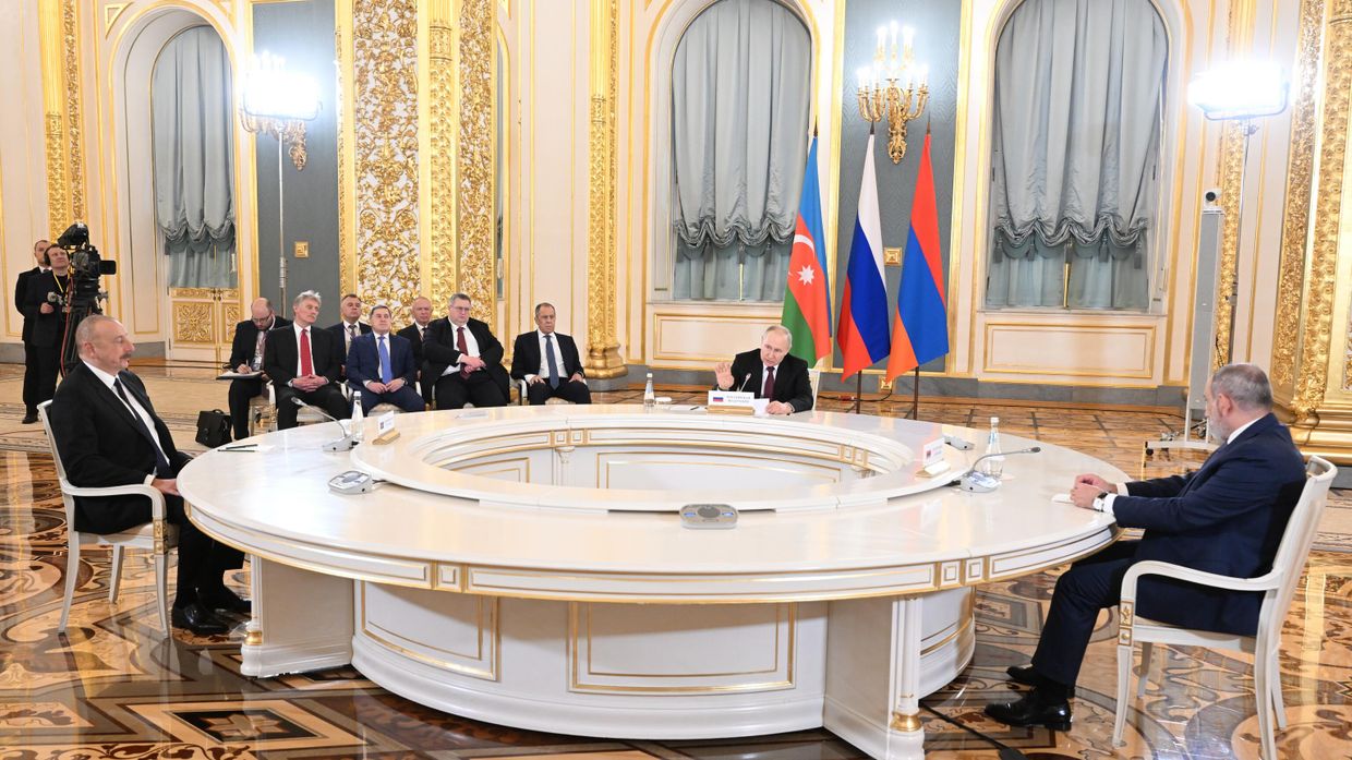 Президент РФ В. Путин провел встречи с лидерами ЕАЭС