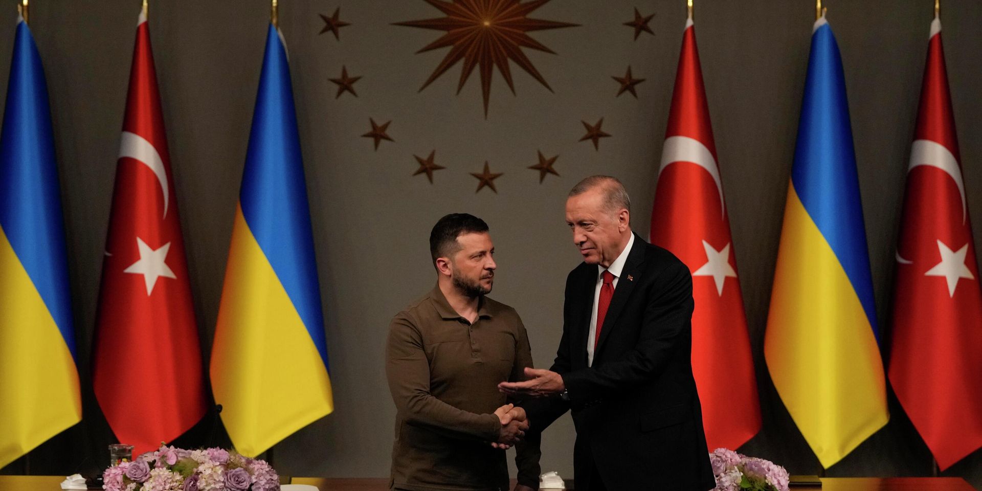 Президент Турции Реджеп Тайип Эрдоган и президент Украины Владимир Зеленский - ИноСМИ, 1920, 25.07.2023