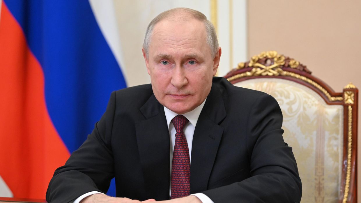 Президент РФ В. Путин поздравил сотрудников органов следствия с профессиональным праздником