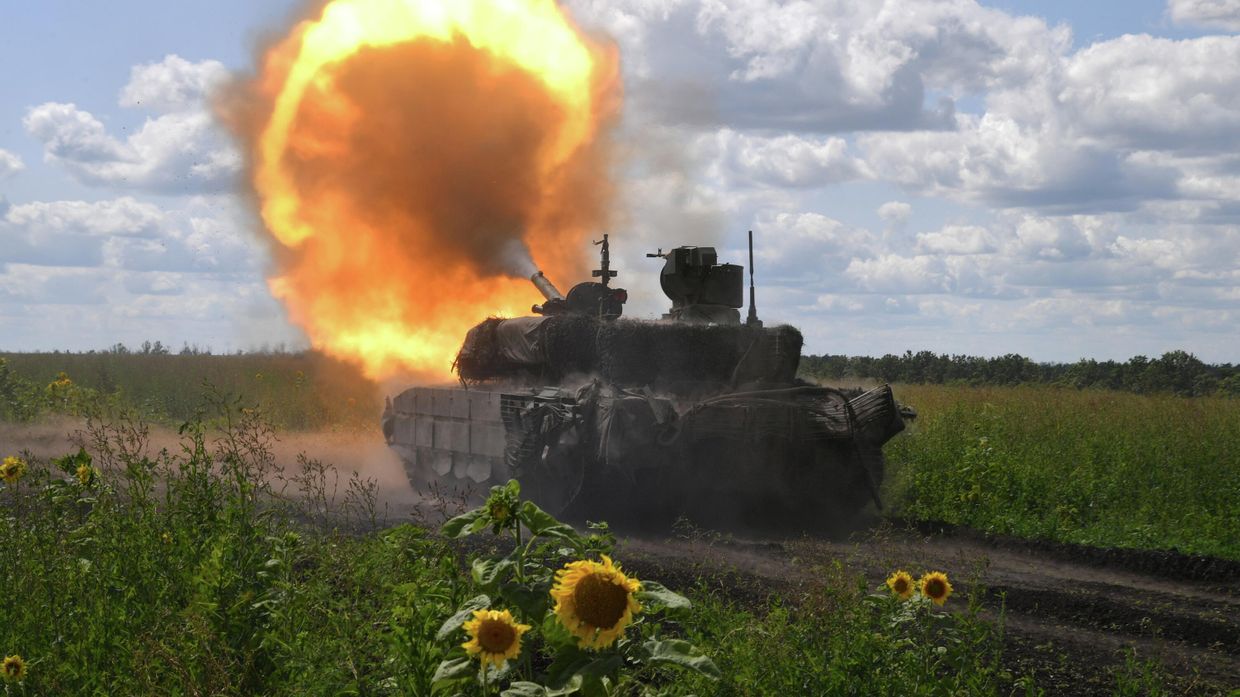 Боевая работа танка Т-90М Прорыв 1-й ТА ЗГВ с закрытых огневых позиций на Сватовском направлении