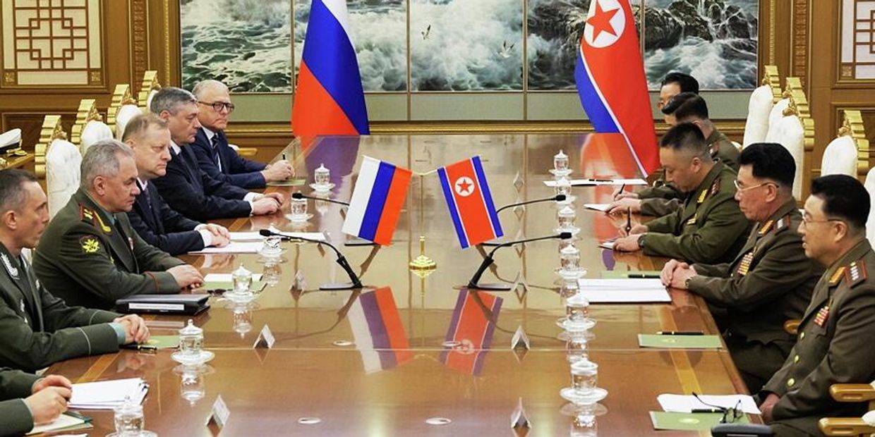 Визит министра обороны РФ С. Шойгу в КНДР