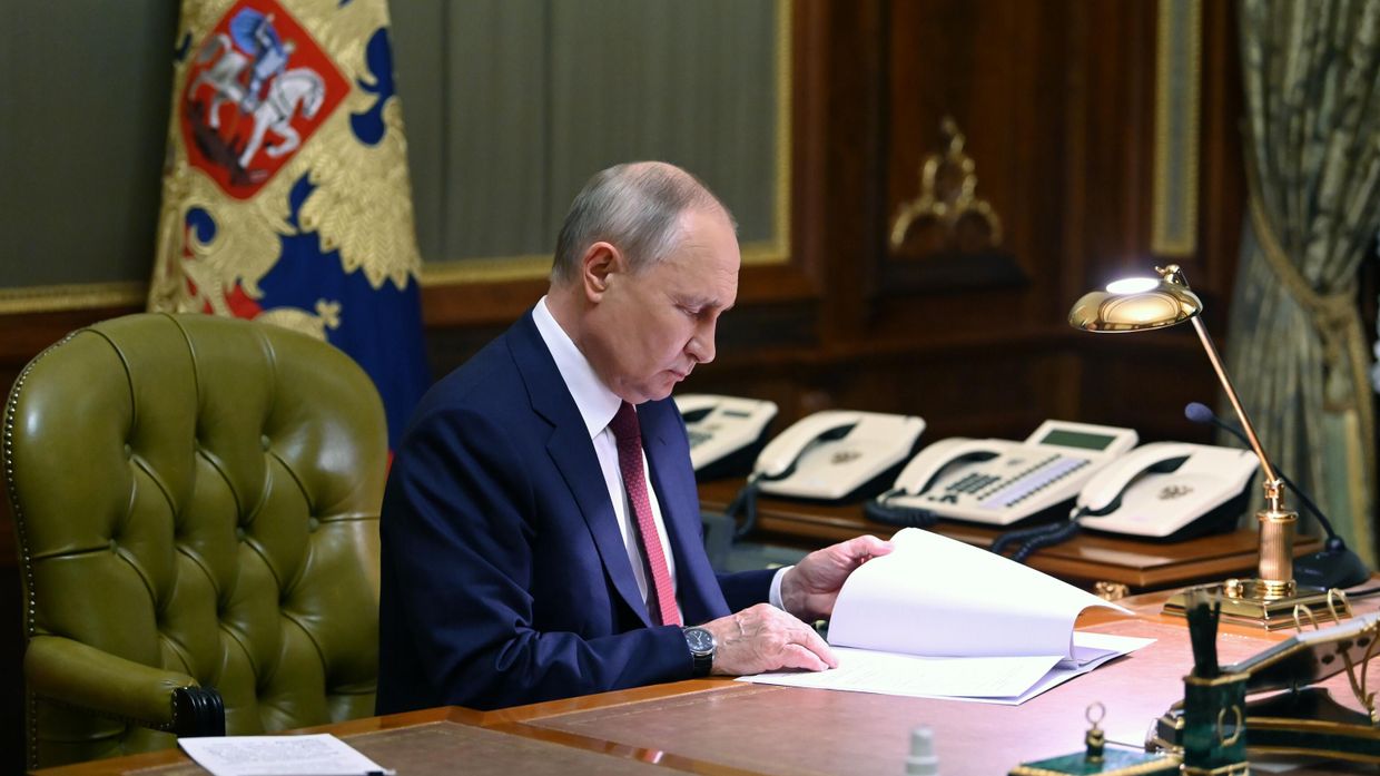 Рабочая встреча президента РФ В. Путина с губернатором Санкт-Петербурга А. Бегловым