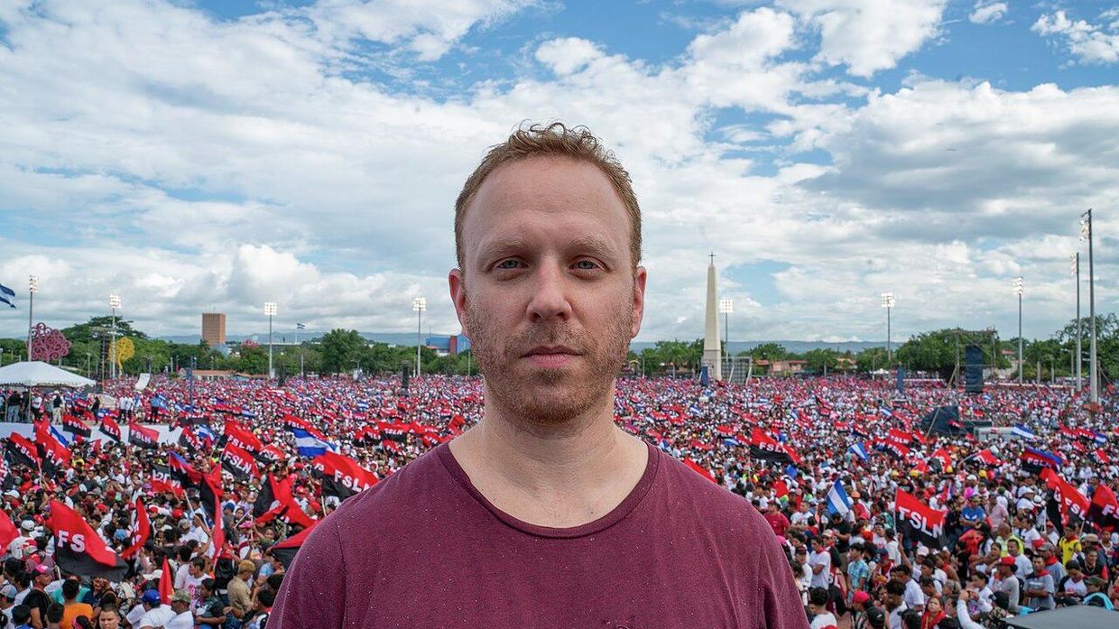 Макс Блюменталь: американская элита наживается на украинском конфликте