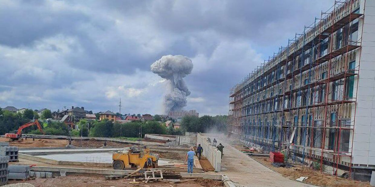Дым на месте взрыва в Сергиевом Посаде