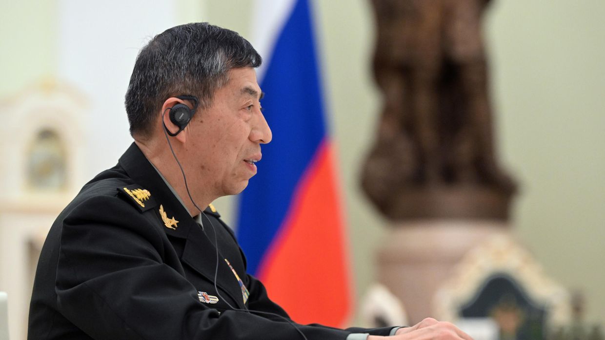 Рабочая встреча президента РФ В. Путина с министром обороны КНР Ли Шанфу