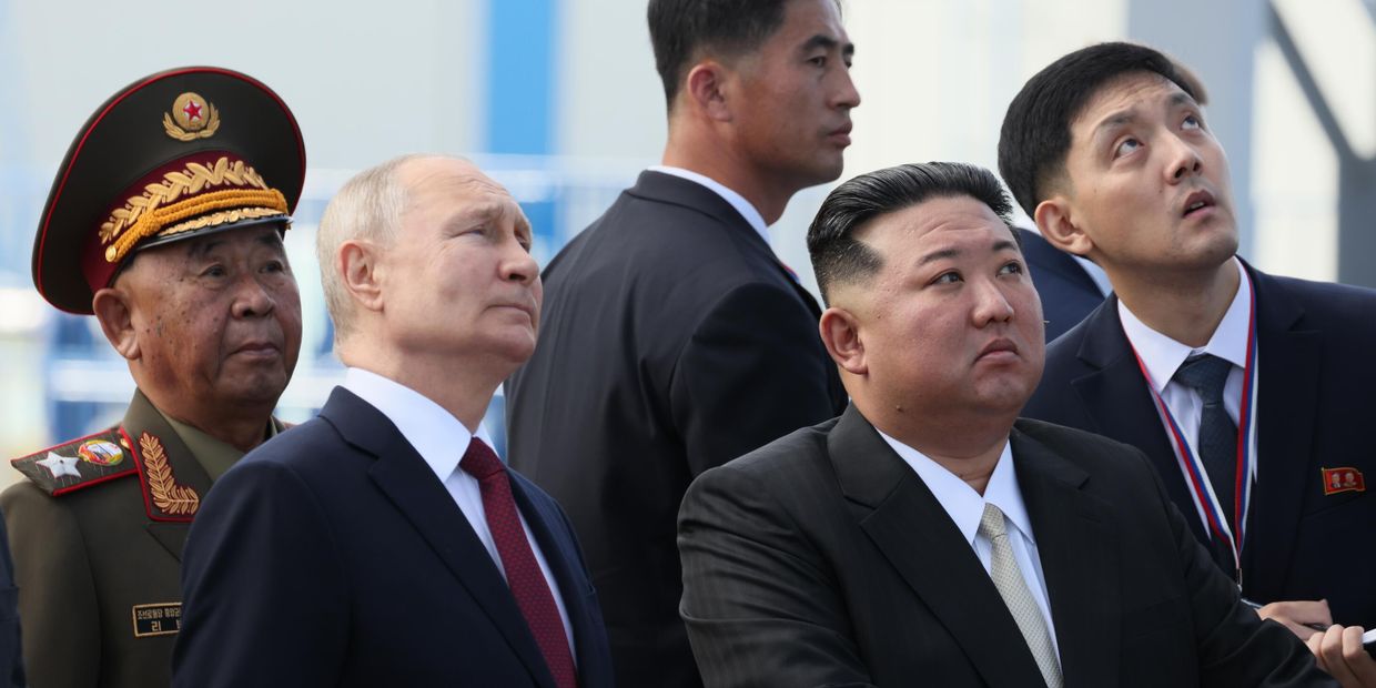Президент РФ В. Путин посетил космодром Восточный и встретился с лидером КНДР Ким Чен Ыном