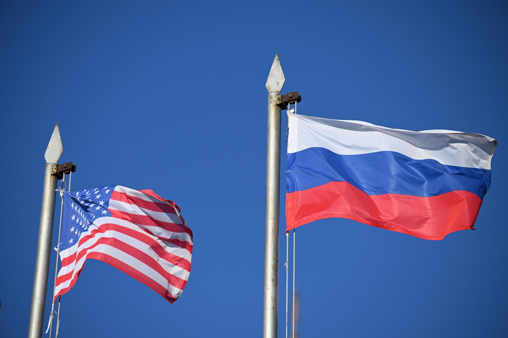Флаги России и США - ИноСМИ, 1920, 01.06.2026