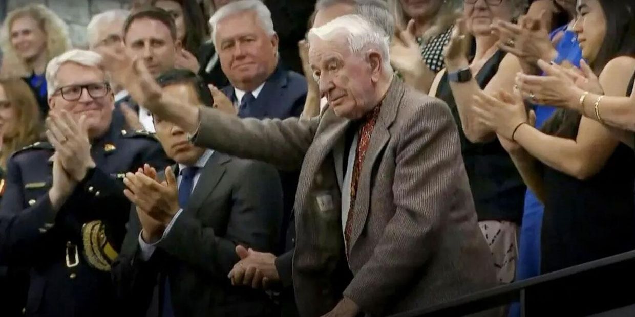 Ветеран дивизии СС Галичина Ярослав Хунка (Гунько) во время визита Владимира Зеленского в парламент Канады. Архивное фото