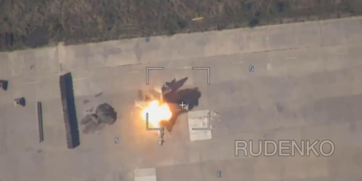 Российский Ланцет уничтожил украинский Су-25