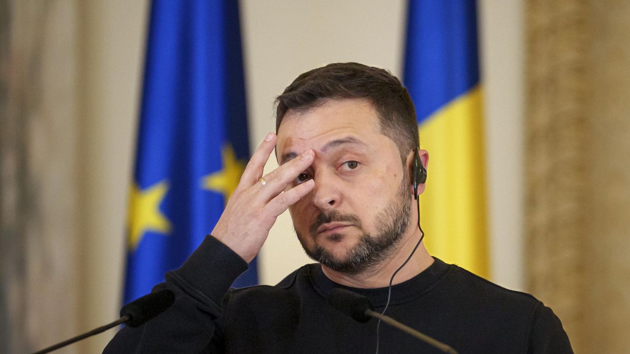 Президент Украины Владимир Зеленский во время визита в Румынию