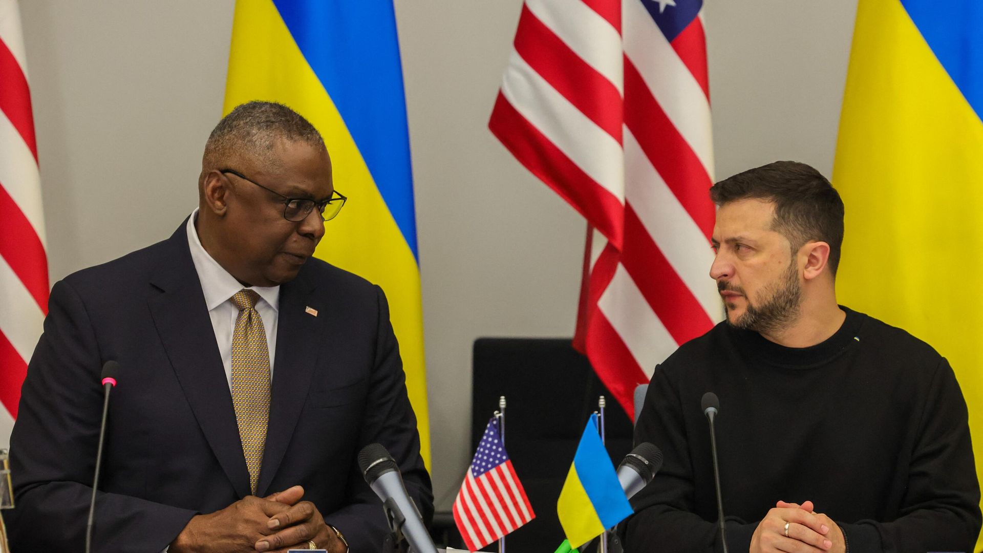 Министр обороны США Ллойд Остин и президент Украины Владимир Зеленский в Брюсселе, 11 октября 2023 года - ИноСМИ, 1920, 11.10.2023