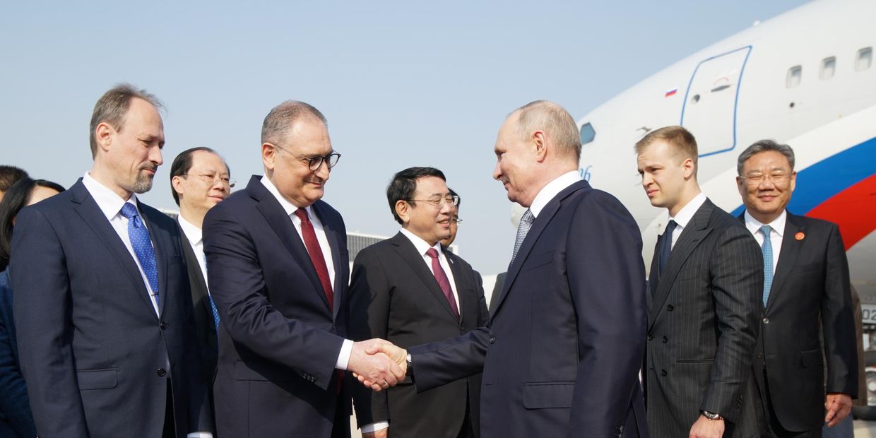 Визит президента РФ В. Путина в Китай для участия в мероприятиях третьего Международного форума Один пояс, один путь