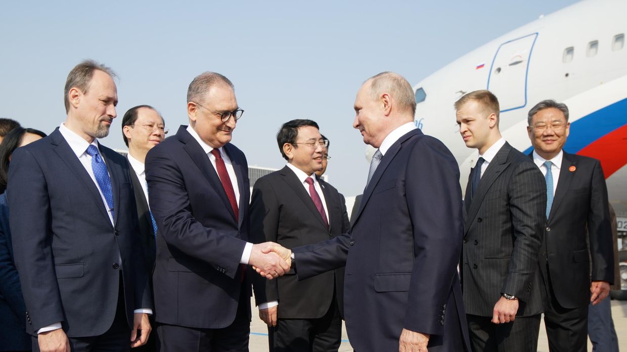 Визит президента РФ В. Путина в Китай для участия в мероприятиях третьего Международного форума Один пояс, один путь