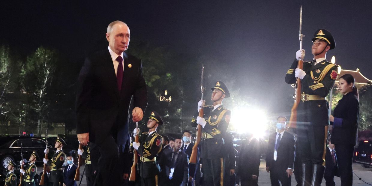 Визит президента РФ В. Путина в Китай для участия в мероприятиях третьего Международного форума Один пояс, один путь