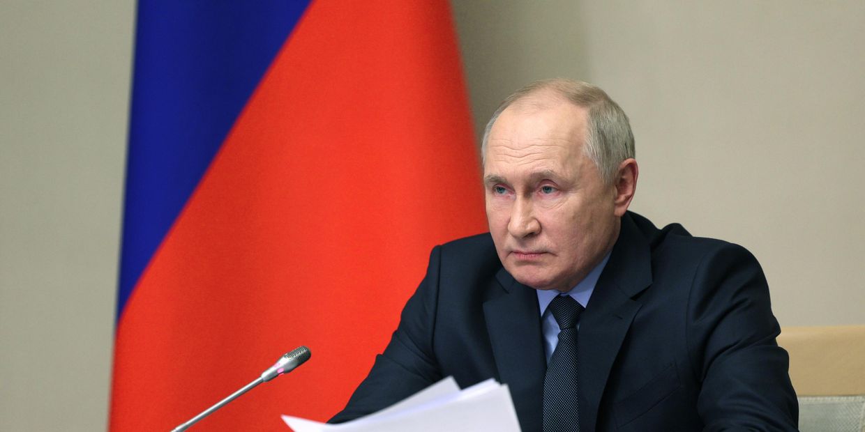 Президент РФ В. Путин провел совещание с членами Совбеза РФ, правительства РФ и руководством силовых ведомств