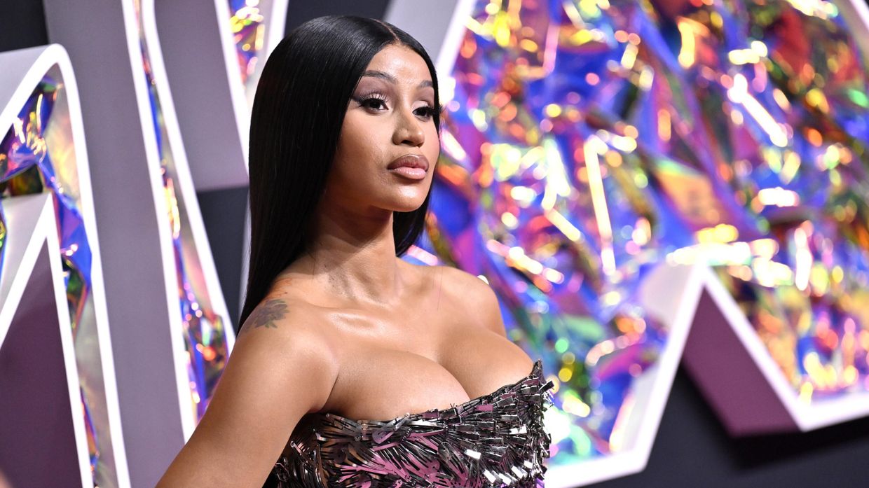 Карди Би приехала на церемонию вручения премии MTV Video Music Awards в Prudential Center в Ньюарке, штат Нью-Джерси. 12 сентября 2023 года Карди Би приехала на церемонию вручения премии MTV Video Music Awards в Prudential Center в Ньюарке, штат Нью-Джерси. 12 сентября 2023 года