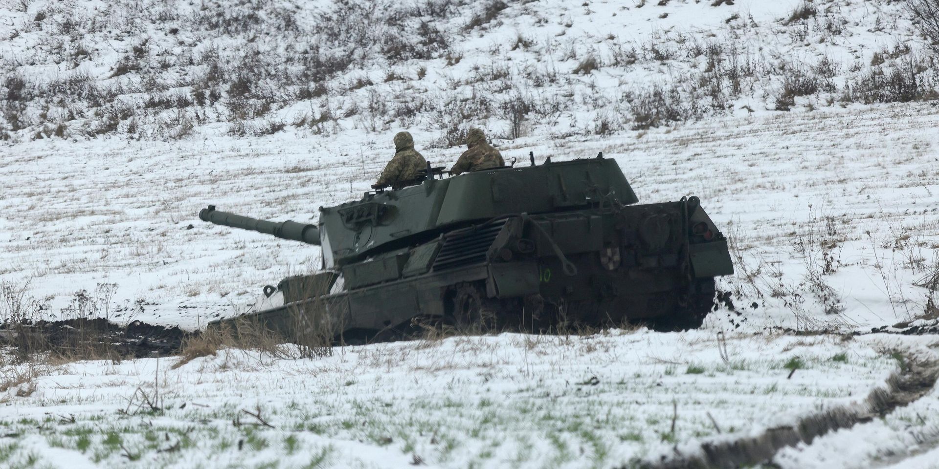 Украинские танкисты на танке Leopard 1A5 недалеко от линии фронта в Харьковской области 24 ноября 2023 года - ИноСМИ, 1920, 21.02.2026
