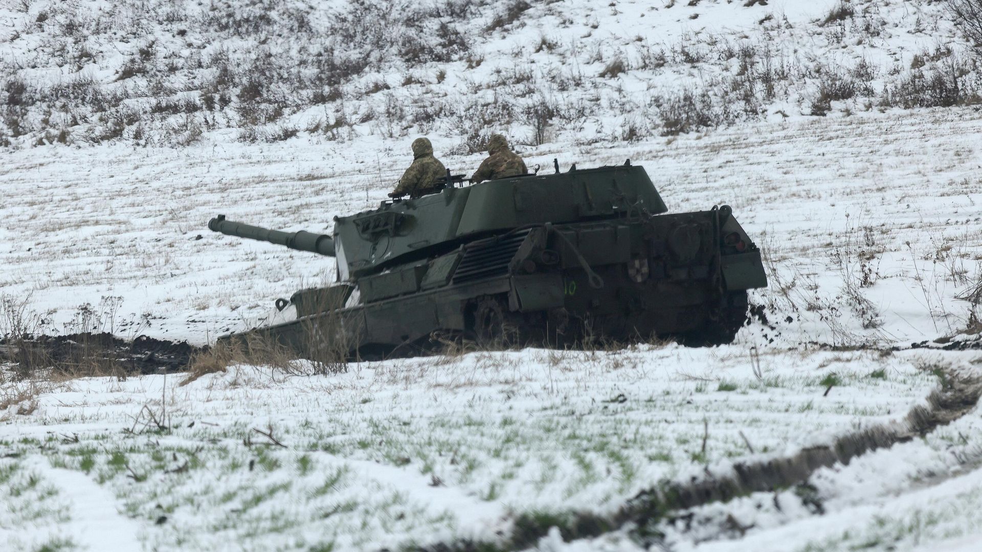Украинские танкисты на танке Leopard 1A5 недалеко от линии фронта в Харьковской области 24 ноября 2023 года - ИноСМИ, 1920, 21.02.2026