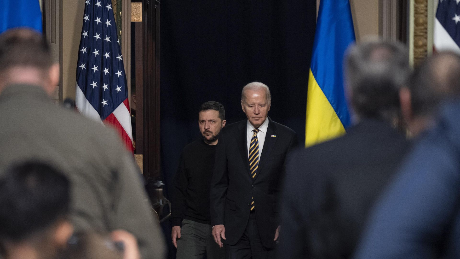Президент Украины Владимир Зеленский и президент США Джо Байден во время пресс-конференции в Белом доме в Вашингтоне - ИноСМИ, 1920, 13.01.2024