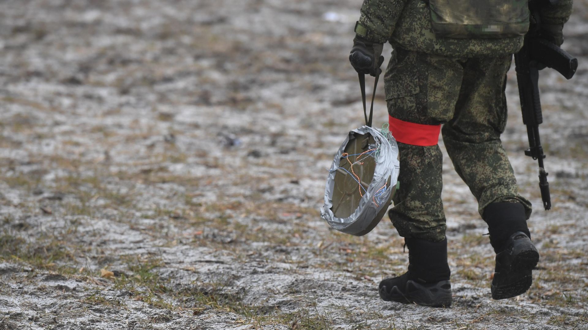 Уничтожение самодельных взрывных устройств военной полицией в Запорожской области - ИноСМИ, 1920, 11.01.2024