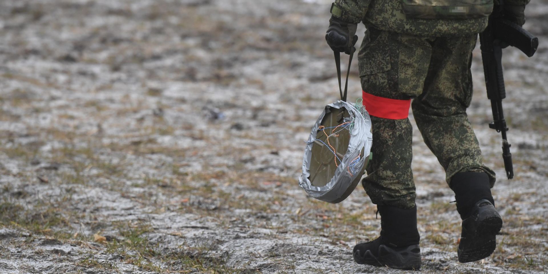 Уничтожение самодельных взрывных устройств военной полицией в Запорожской области - ИноСМИ, 1920, 11.01.2024