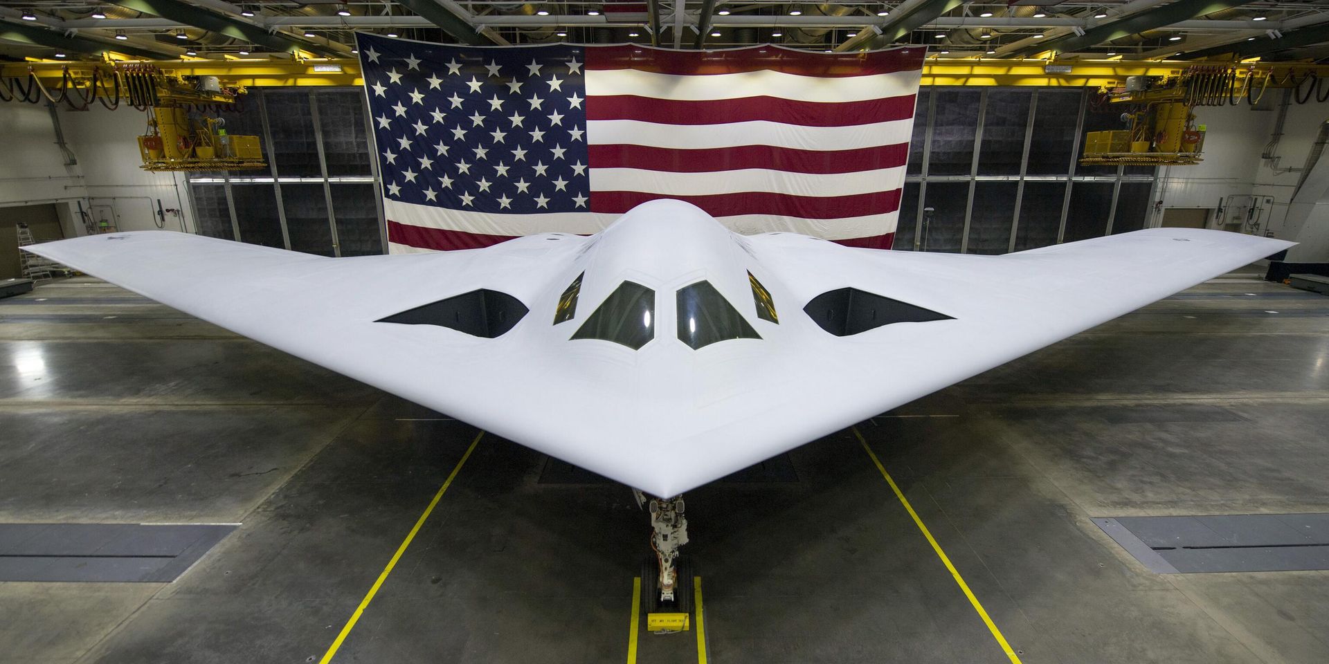 Перспективный американский стратегический бомбардировщик B-21 Raider, разрабатываемый корпорацией Northrop Grumman - ИноСМИ, 1920, 13.08.2024