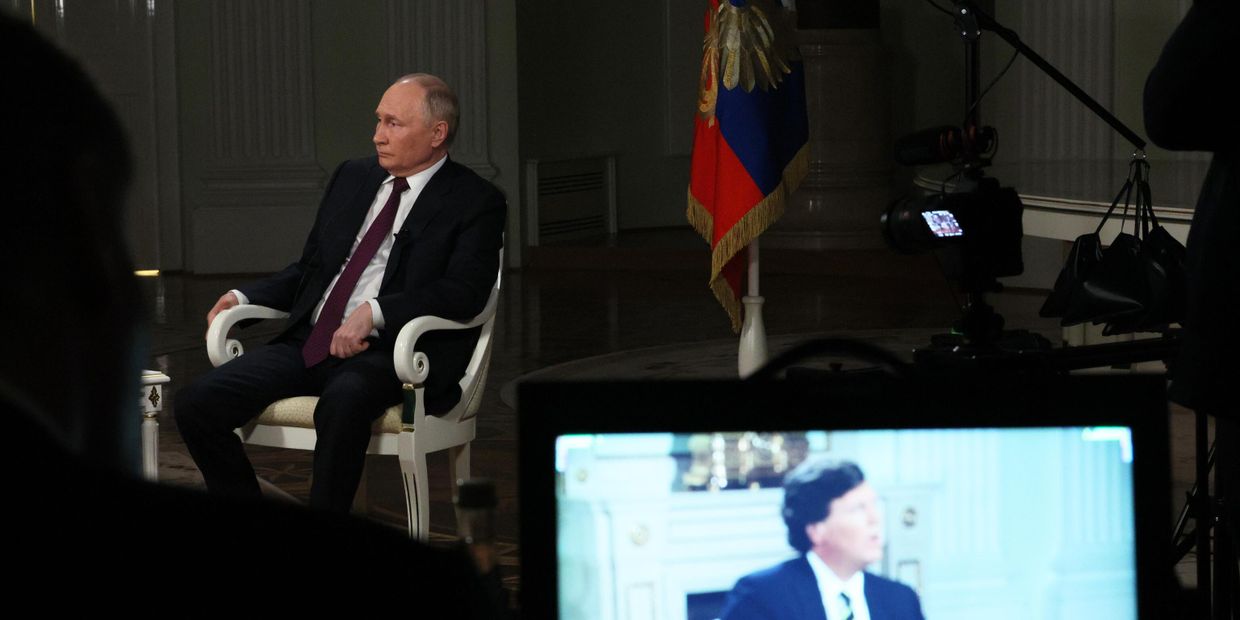 Президент РФ Владимир Путин дал интервью американскому журналисту Такеру Карлсону