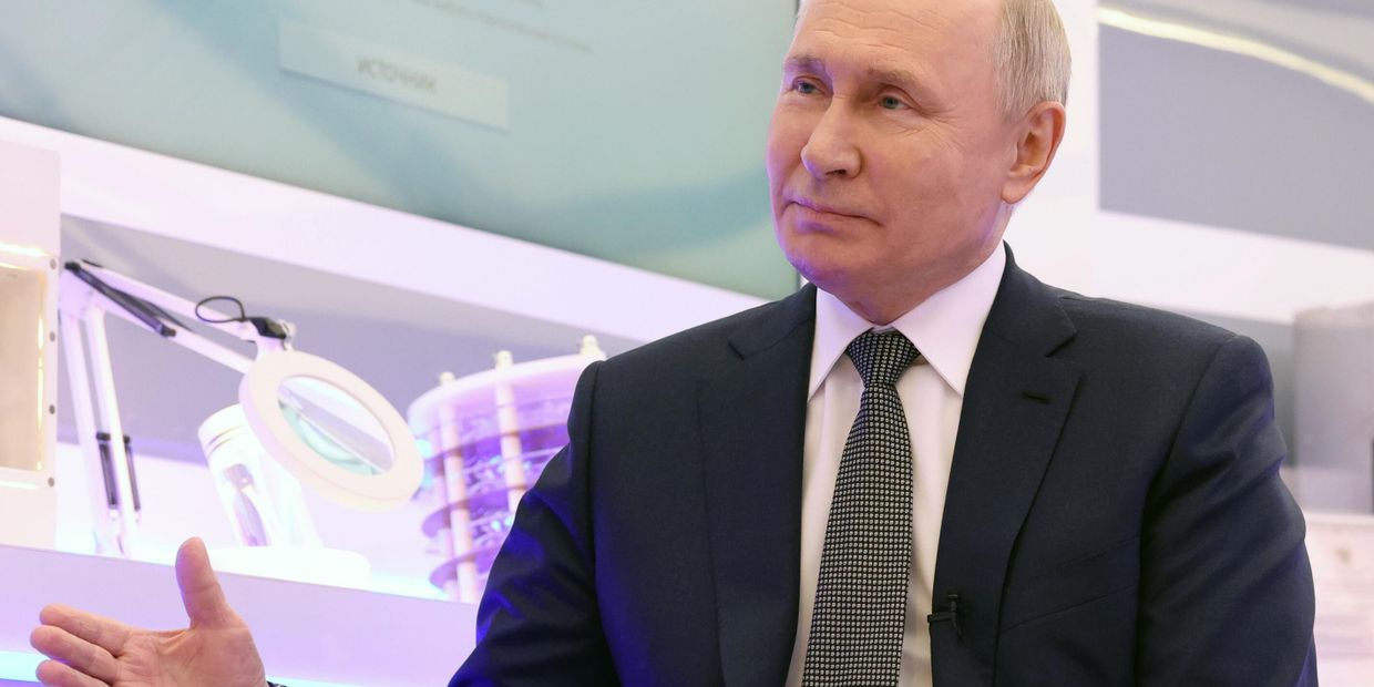 Президент РФ Владимир Путин ответил на вопросы журналиста Павла Зарубина