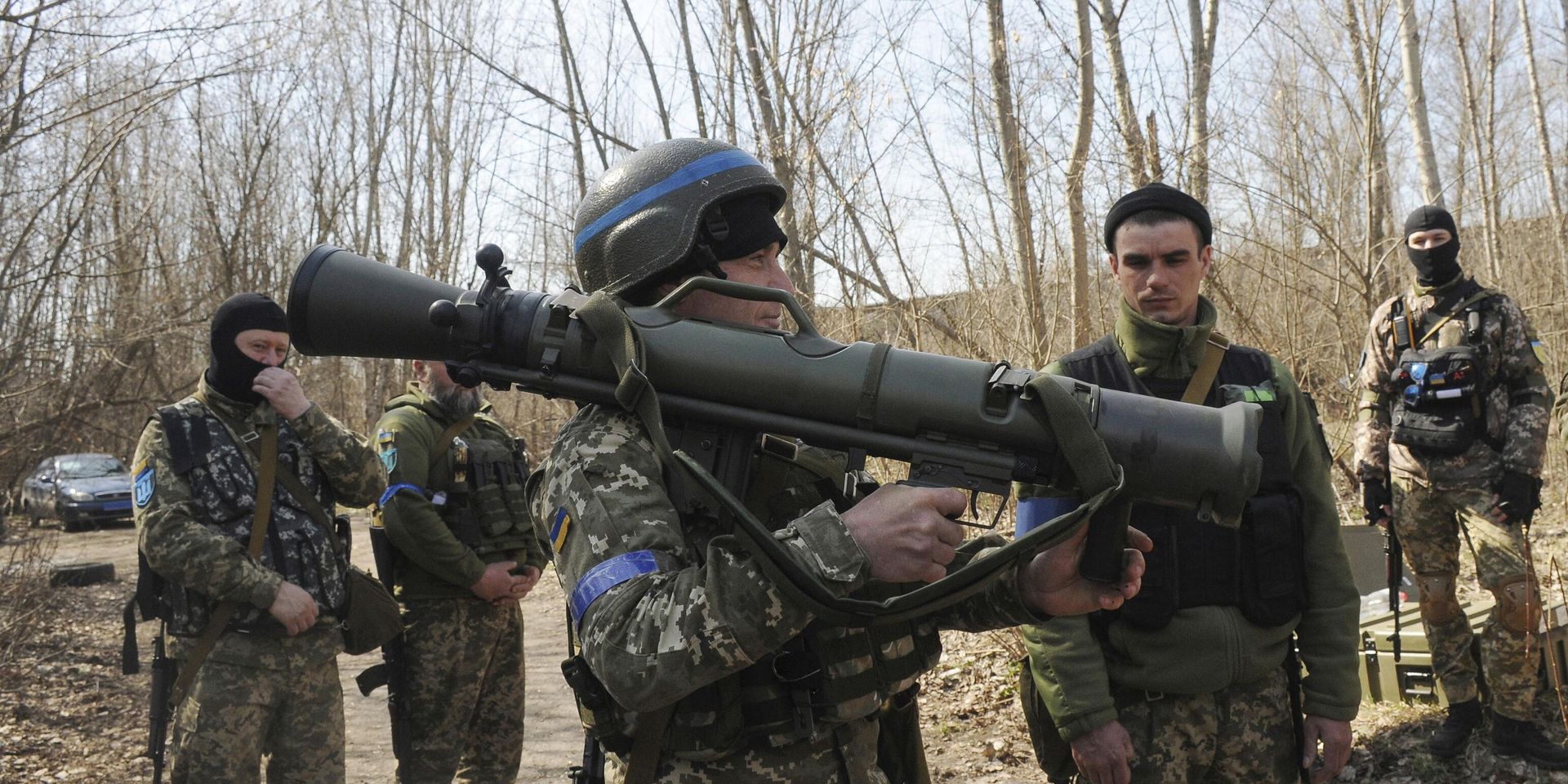 Украинские военнослужащие изучают шведский ручной противотанковый гранатомет Carl Gustaf M4 во время тренировки под Харьковом - ИноСМИ, 1920, 20.02.2024