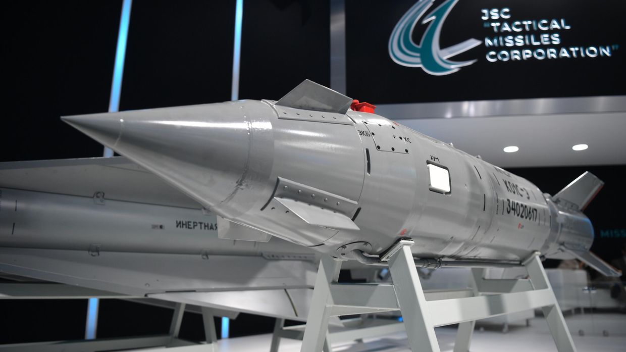 Корректируемая авиационная бомба с аппаратурой спутникового наведения и фугасной боевой частью КАБ 500С