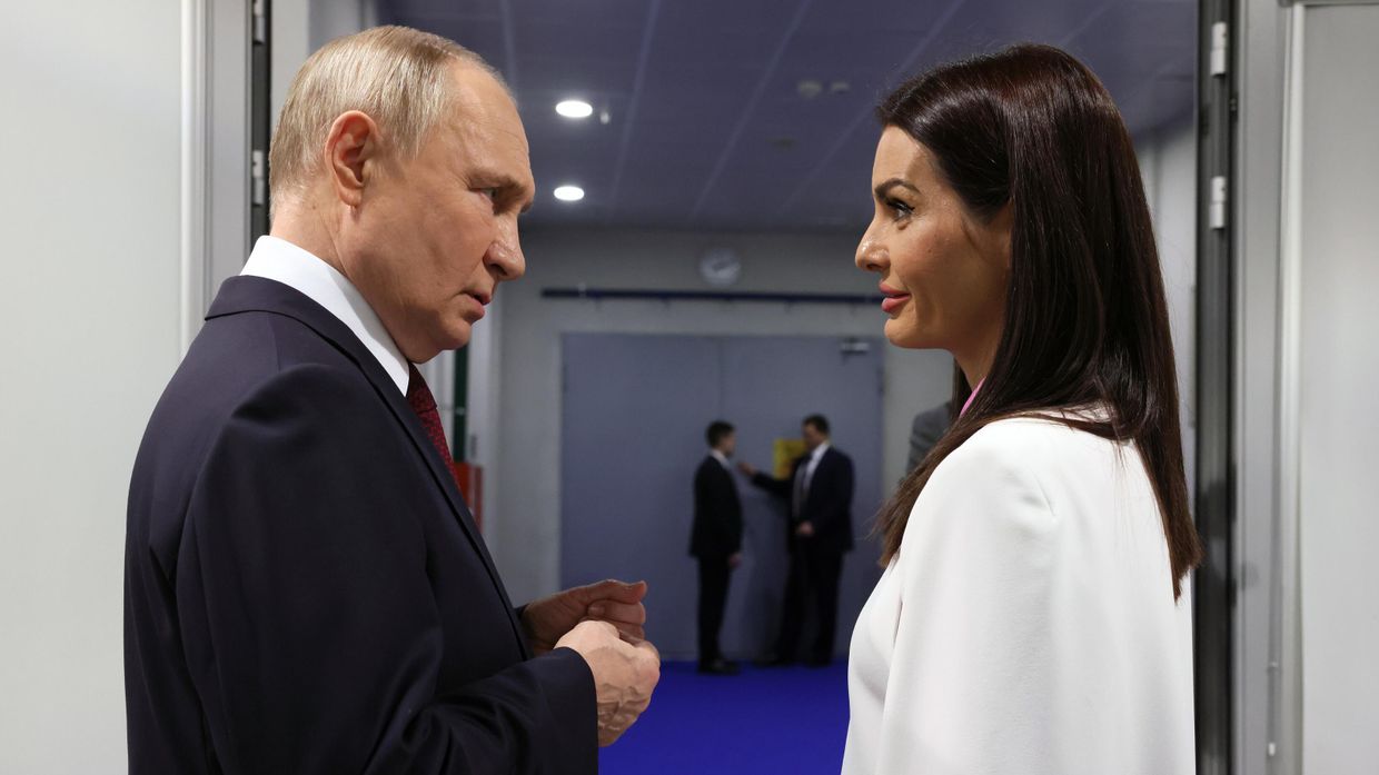 Президент РФ В. Путин посетил Всемирный фестиваль молодежи