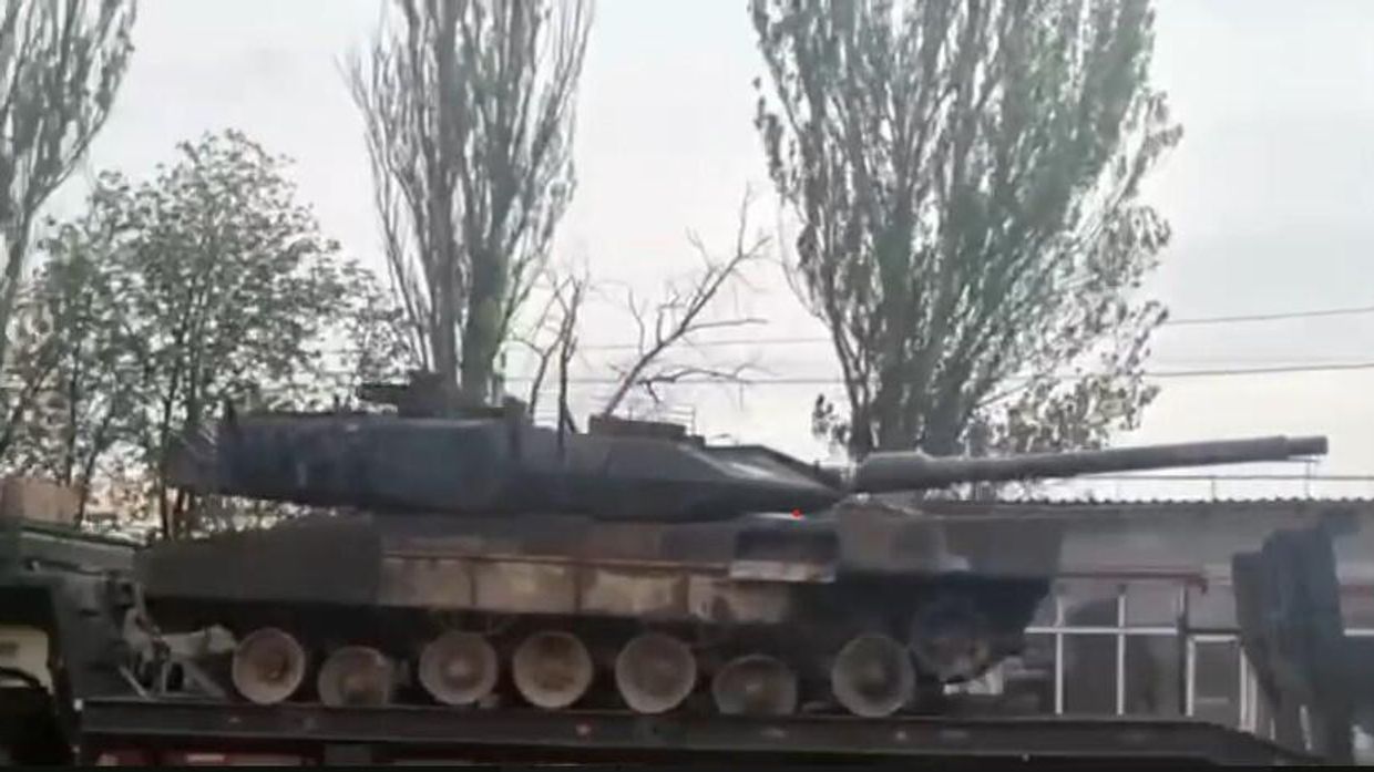Перевозка трофейного украинского Leopard 2A6