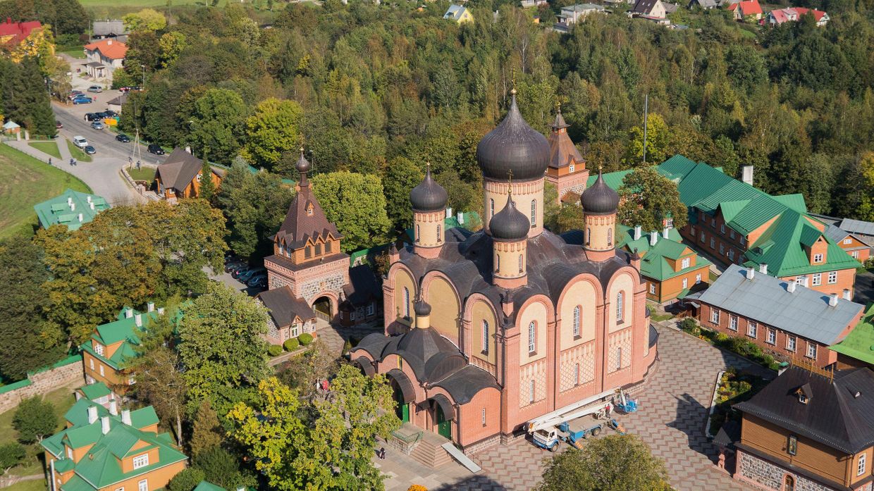 Пюхтицкий монастырь в Эстонии