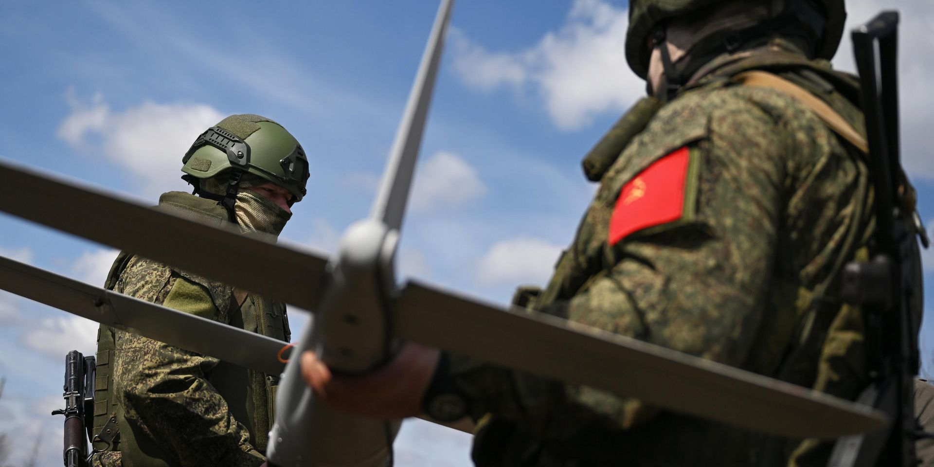 Боевая работа операторов БПЛА группировки Центр на Авдеевском направлении СВО - ИноСМИ, 1920, 25.12.2024