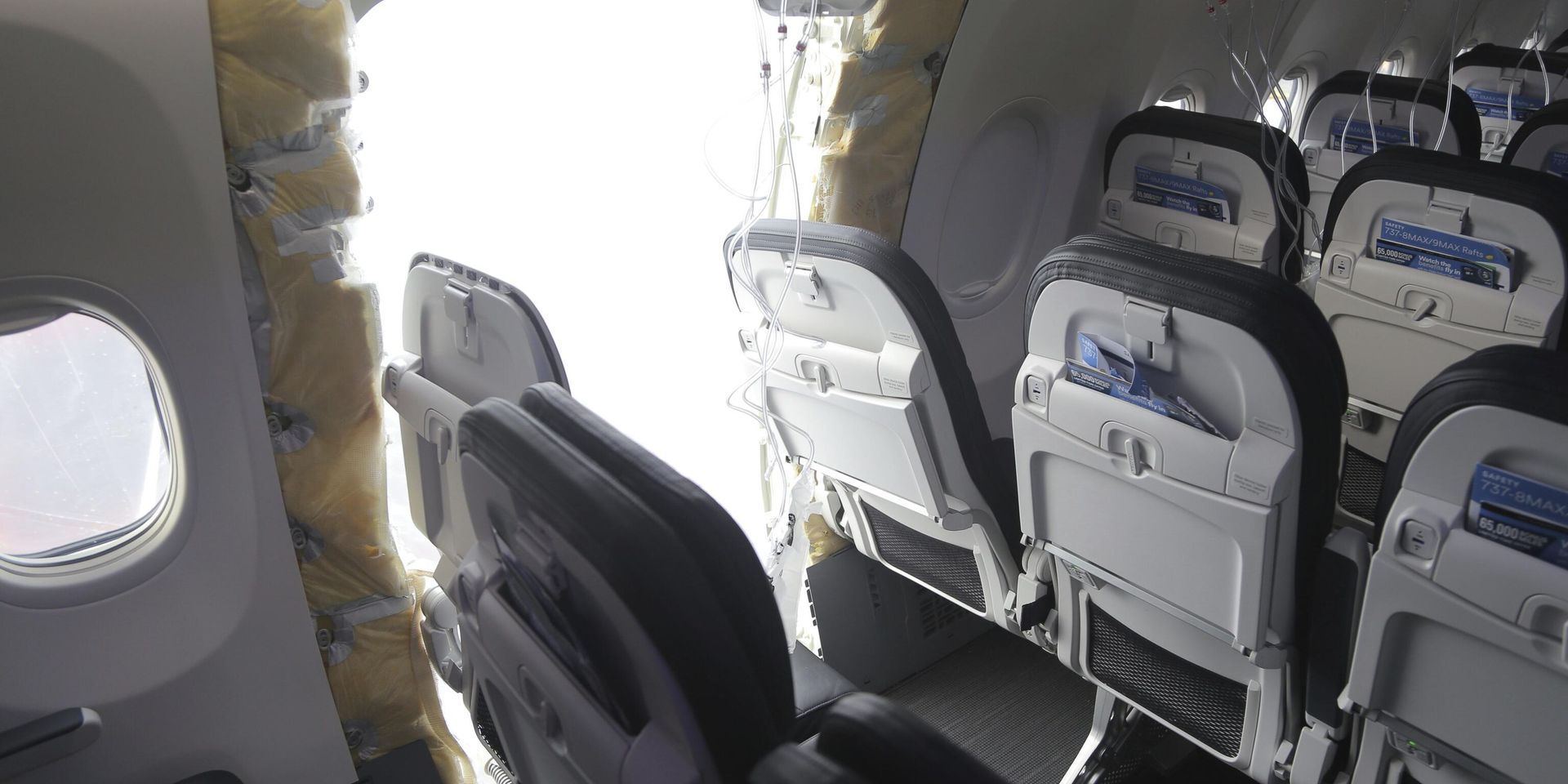Фрагмент самолета Boeing 737-9 MAX рейса 1282 авиакомпании Alaska Airlines, на борту которого отсутствует панель, которая оторвалась от лайнера во время полета - ИноСМИ, 1920, 11.05.2024