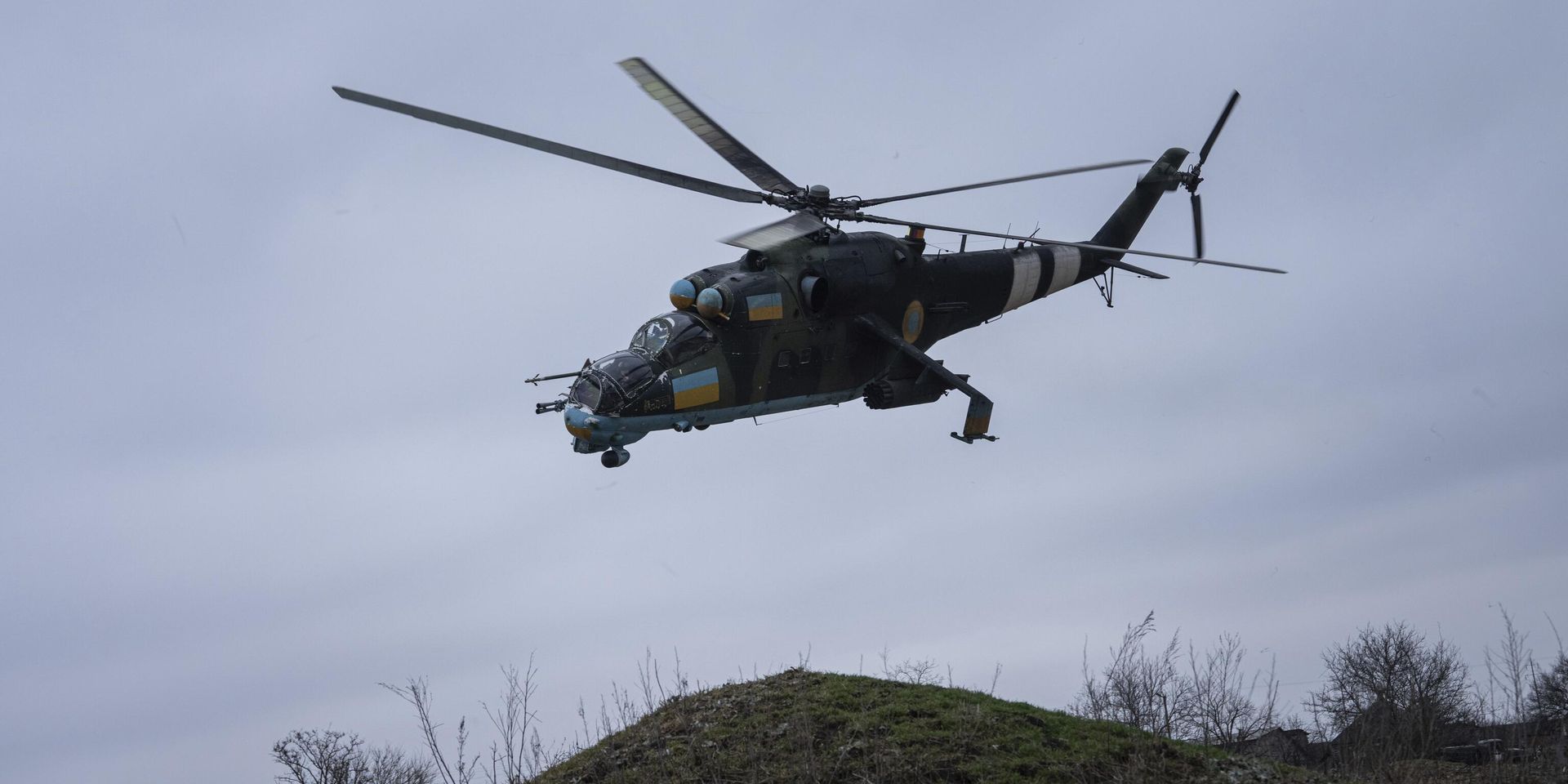 Украинский ударный вертолет Ми-24 во время выполнения боевого задания - ИноСМИ, 1920, 14.05.2024
