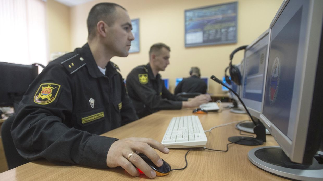 Класс изучения азбуки Морзе в объединенном учебном центре ВМФ РФ в Санкт-Петербурге