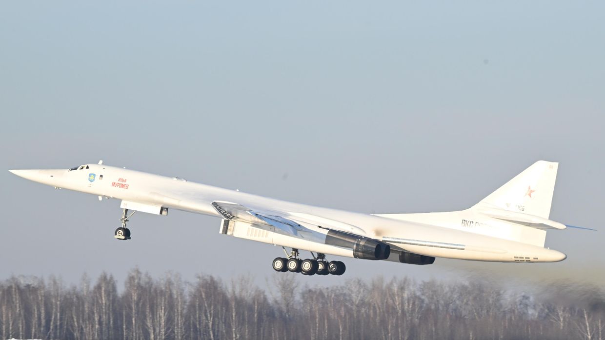 Модернизированный стратегический ракетоносец Ту-160М Илья Муромец