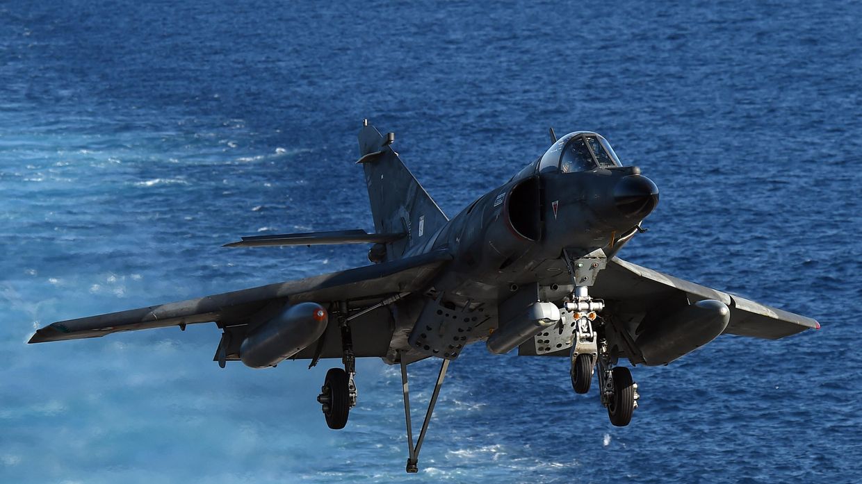 Французский истребитель Super Etendard
