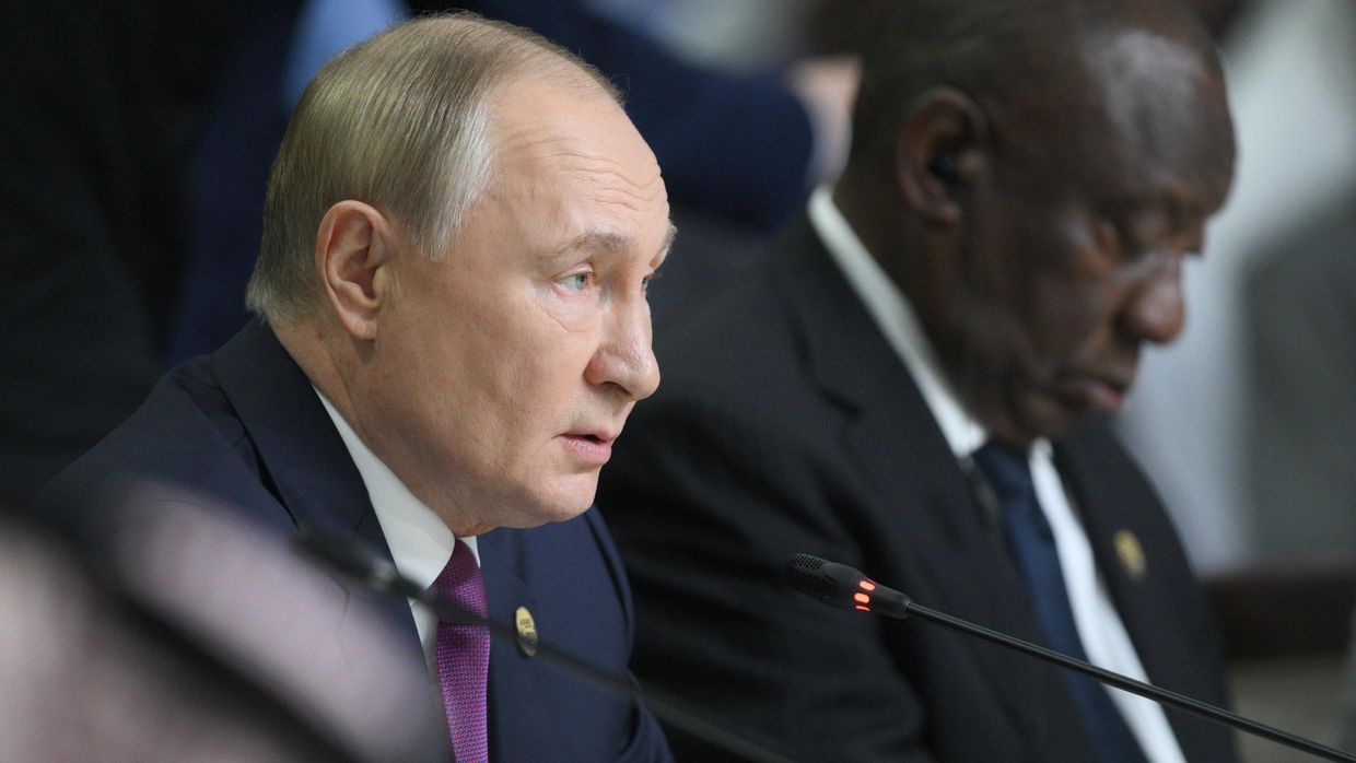 Президент РФ Владимир Путин выступает на пленарном заседании XVI саммита БРИКС Президент РФ Владимир Путин выступает на пленарном заседании XVI саммита БРИКС