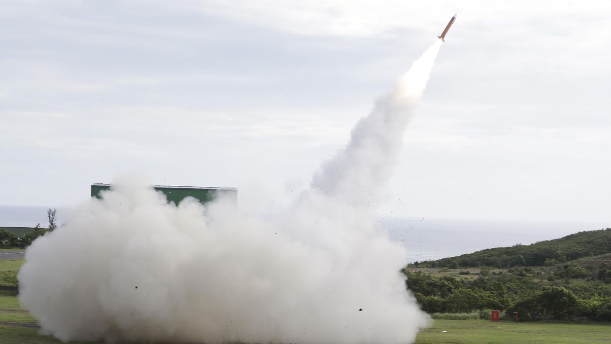 Зенитная ракета малой дальности MIM-104C (PAC-2) Patriot запущена во время учений на юге Тайваня 20 августа 2024 года