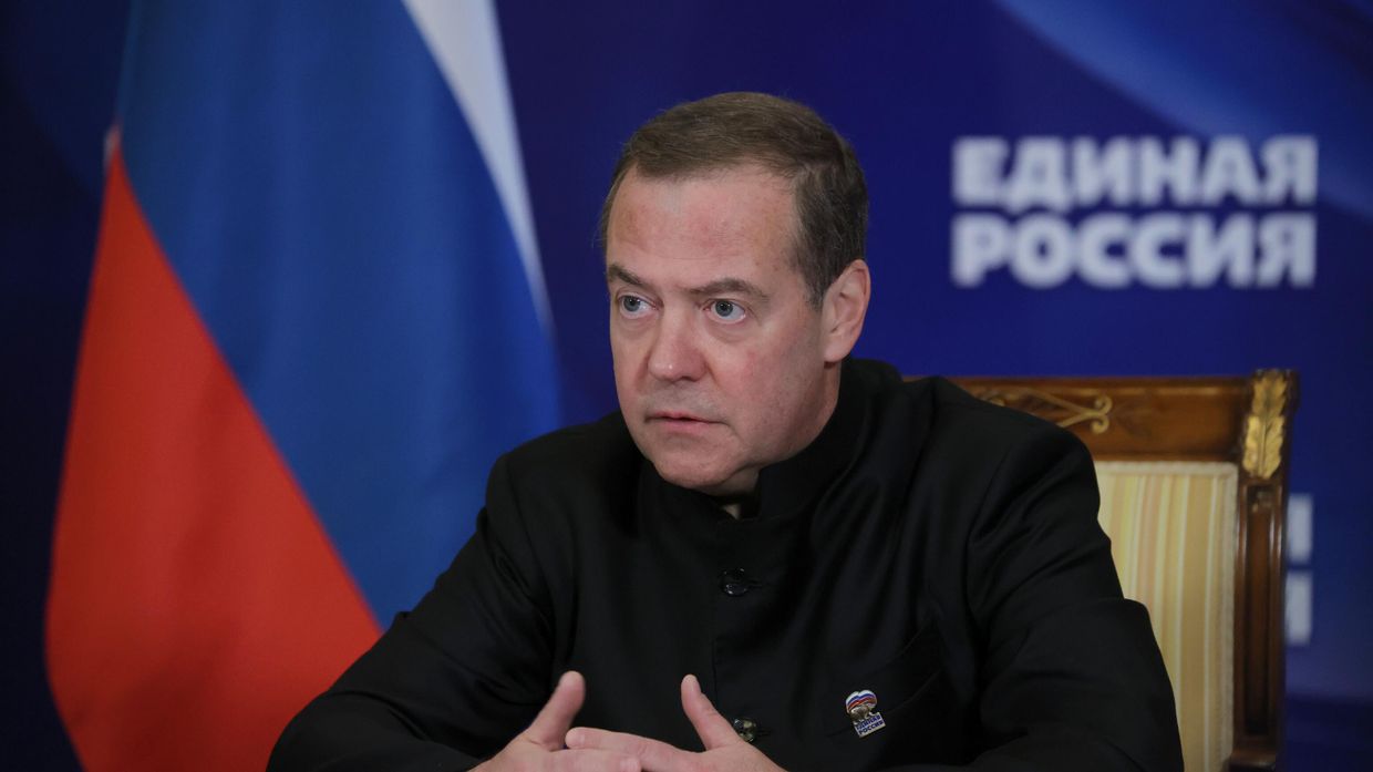 Зампред Совбеза РФ Д. Медведев