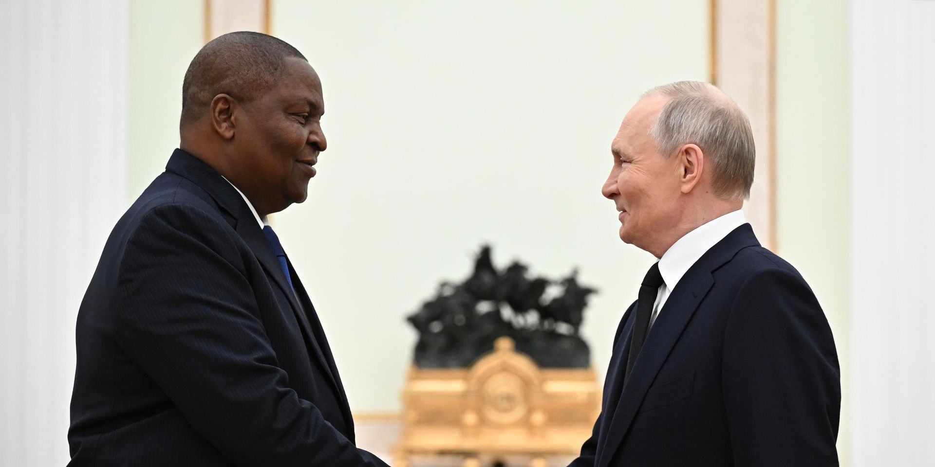Встреча президента Владимира Путина с президентом ЦАР Ф. А. Туадерой - ИноСМИ, 1920, 25.09.2025