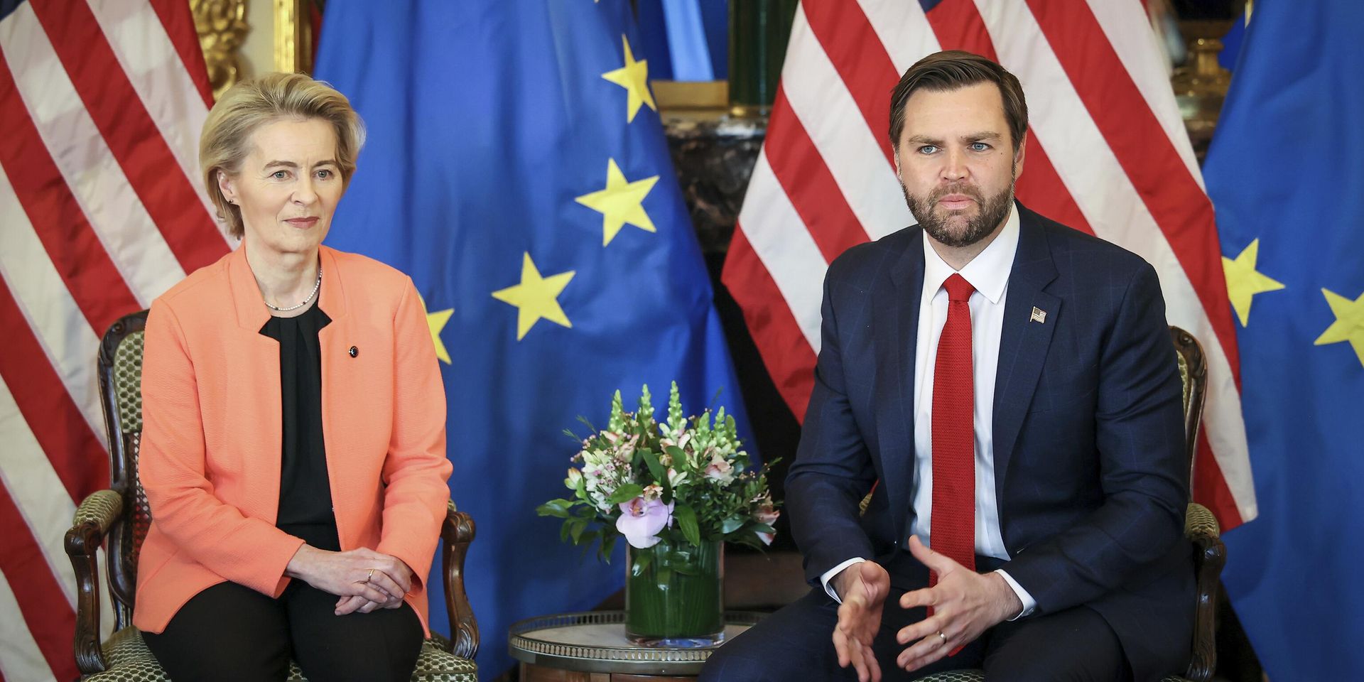 Вице-президент США Джей Ди Вэнс встречается с президентом Еврокомиссии Урсулой фон дер Ляйен на полях саммита по искусственному интеллекту в Париже - ИноСМИ, 1920, 20.02.2025