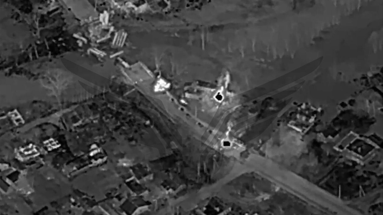 Уничтожение автомобильной колонны ВСУ в Судже операторами БПЛА центра Рубикон Минобороны России Уничтожение автомобильной колонны ВСУ в Судже операторами БПЛА центра Рубикон Минобороны России