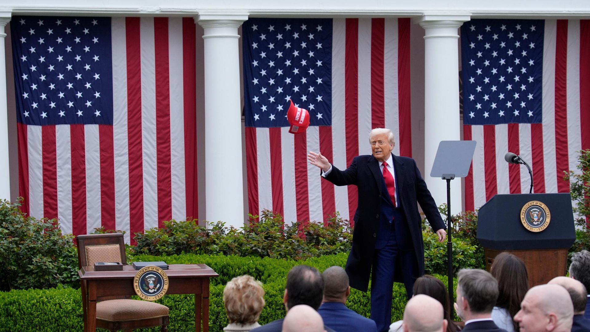 Президент США Трамп объявил о введении пошлин на продукцию других стран 2 апреля 2025 года - ИноСМИ, 1920, 19.07.2025