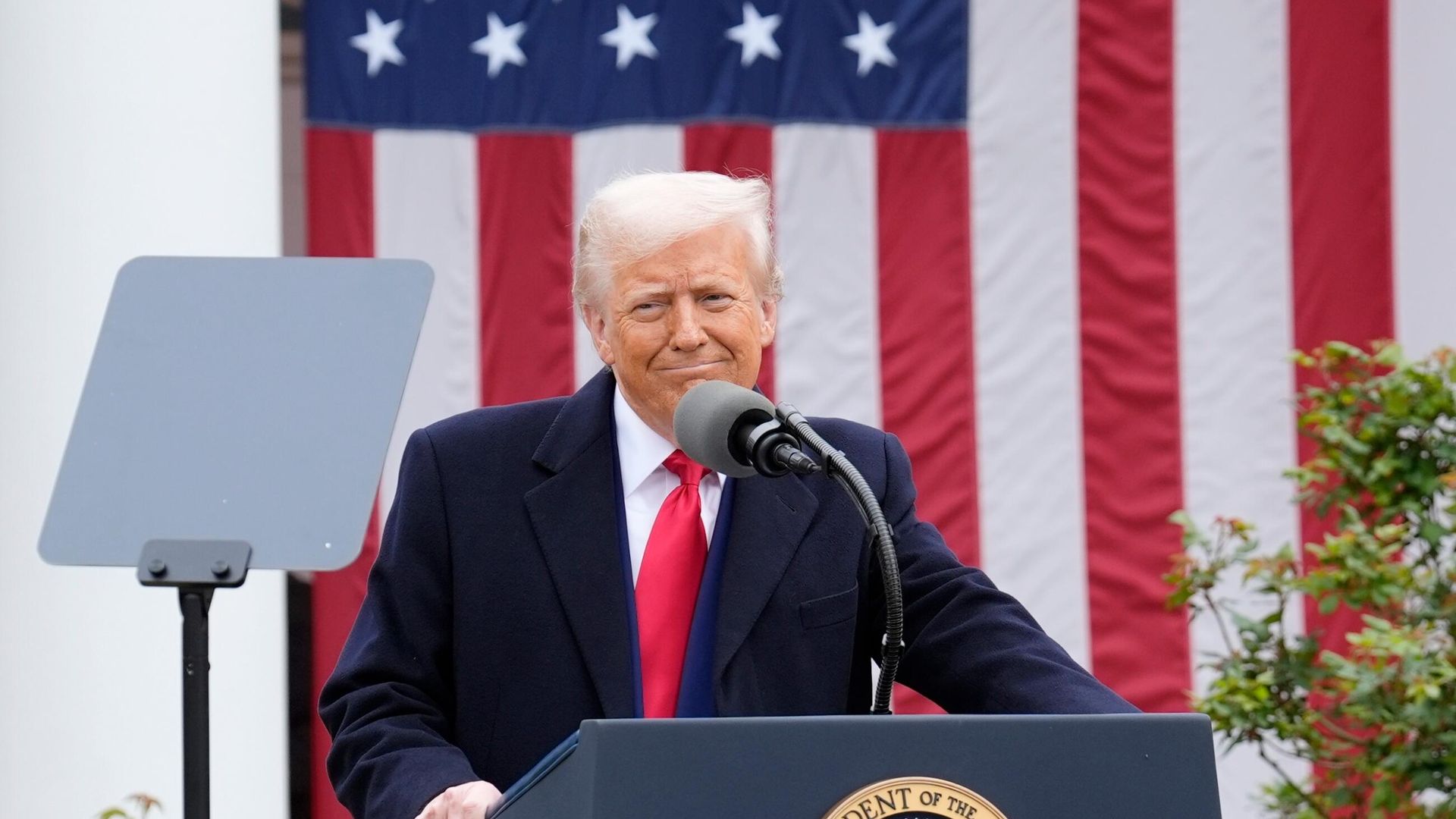 Президент США Трамп объявил о введении пошлин на продукцию других стран 2 апреля 2025 года - ИноСМИ, 1920, 18.04.2025